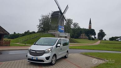 opel vivaro 9 posti 2015