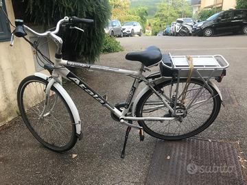 Bicicletta elettrica marca ATALA da passeggio