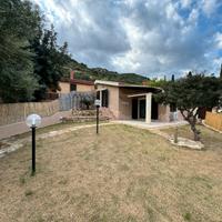 Villa singola ristrutturata e con ampio giradino