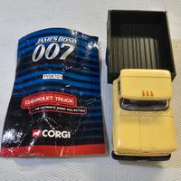 007 JAMES BOND  CHEVROLET TRUCK CORGI