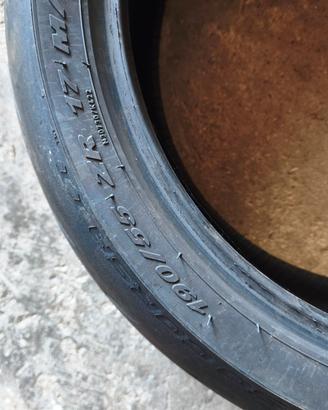 gomme moto