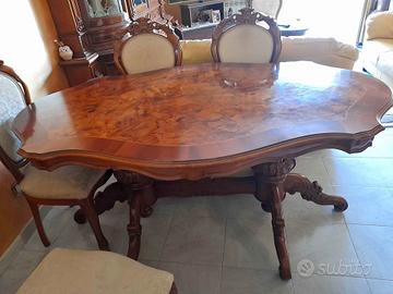 Tavolo  + 6 sedie semi nuovi