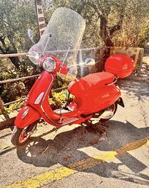 Vespa 125 rossa