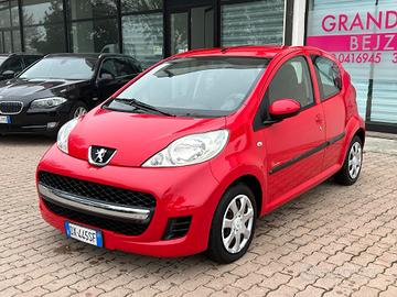 Peugeot 107 1.0 68CV 5p. Sweet Years 2Tronic