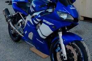 Yamaha R6