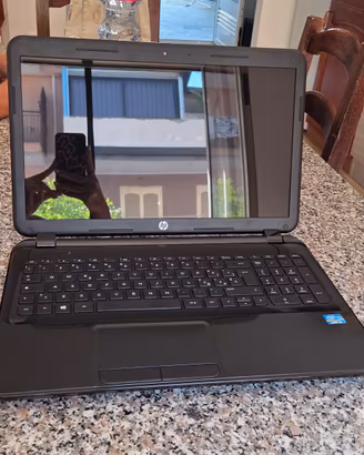 Notebook HP per pezzi da ricambio non funzionante 