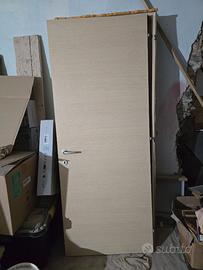 2 Porte da interno in legno chiaro sx e dx 80x210