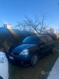 RENAULT CLIO 2004 Benzina