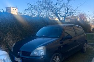 RENAULT CLIO 2004 Benzina