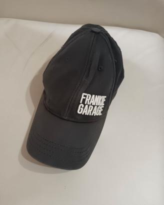 Cappello nero con visiera Frankie Garage