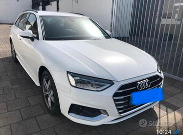 Audi A4 avant bianca