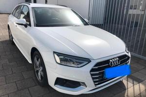 Audi A4 avant bianca