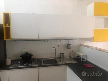 Cucina completa di elettrodomestici