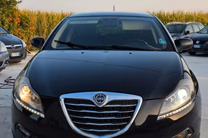 Lancia Delta 1.6 MJT DPF 105 CV Silver