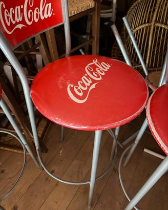 Tavoli e sgabelli coca-cola