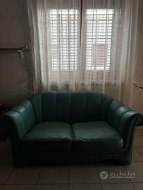 Divano in pelle a due posti