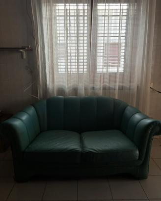 Divano in pelle a due posti