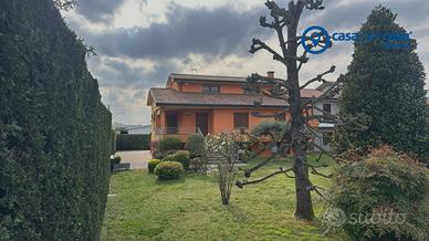 Ampia Bifamiliare, spazi introvabili!!!