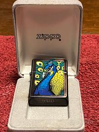Zippo vintage 2001 “pavone” in cofanetto originale