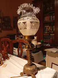 Lampada da tavolo  in ottone massiccio e vetro aci