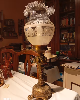 Lampada da tavolo  in ottone massiccio e vetro aci