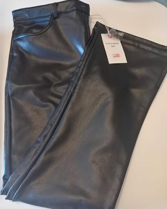 Pantaloni lunghi neri svasati