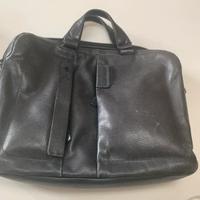 Cartella Piquadro con tecnologia anti smarrimento