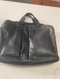 Cartella Piquadro con tecnologia anti smarrimento