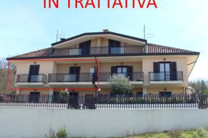 Appartamento-GIARDINO-GARAGE in Parco Residenziale