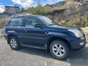 TOYOTA LAND CRUISER 3.0 CON GANCIO TRAINO E4 GOMME