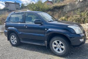 TOYOTA LAND CRUISER 3.0 CON GANCIO TRAINO E4 GOMME