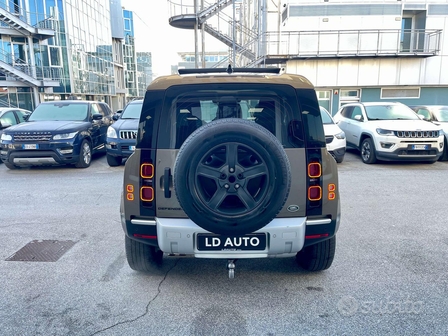 Land Rover Defender 90 2021 photo 5