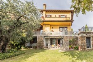 PORZIONE DI BIFAMILIARE A SUTRI