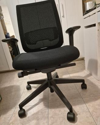 Sedia Steelcase Reply nera