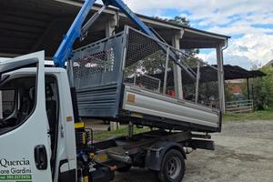 Iveco Dayli ribaltabile trilaterale e gru