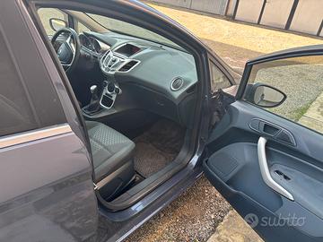 Ford fiesta 1.6 tdci  euro 5B  2011