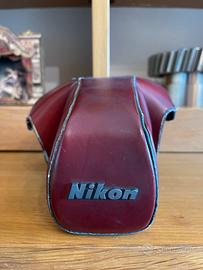 Custodia originale Nikon bordeaux