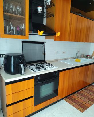 Cucina Lineare Completa in Vero Legno  