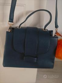 Borsa con charm arancione 