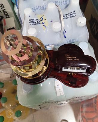 carillon a forma di pianoforte a cuore 