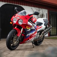 Honda RVF 750R RC45