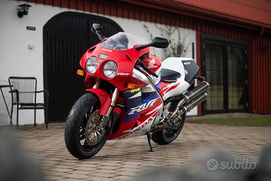 Honda RVF 750R RC45
