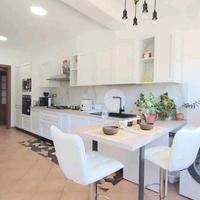 Cucina moderna su misura – Come nuova
