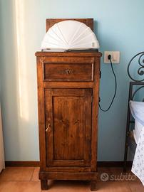 Comodino Alto in Legno Massello