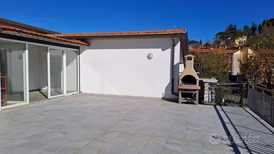 Appartamento di 110 m² con più di 5 locali a Bibbi