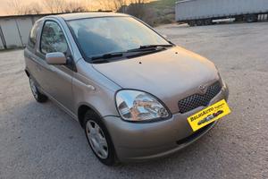 Toyota Yaris 2004---1.0 Benzina Neopatentati
