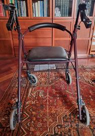 Deambulatore pieghevole con seduta e freni