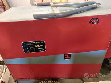 Pulitavole simmetrica