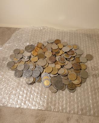 Lotto 1 kg di Monete del Mondo Vari Paesi 