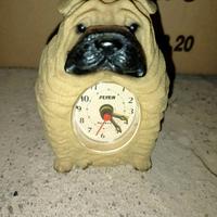 Sveglia vintage a forma di carlino